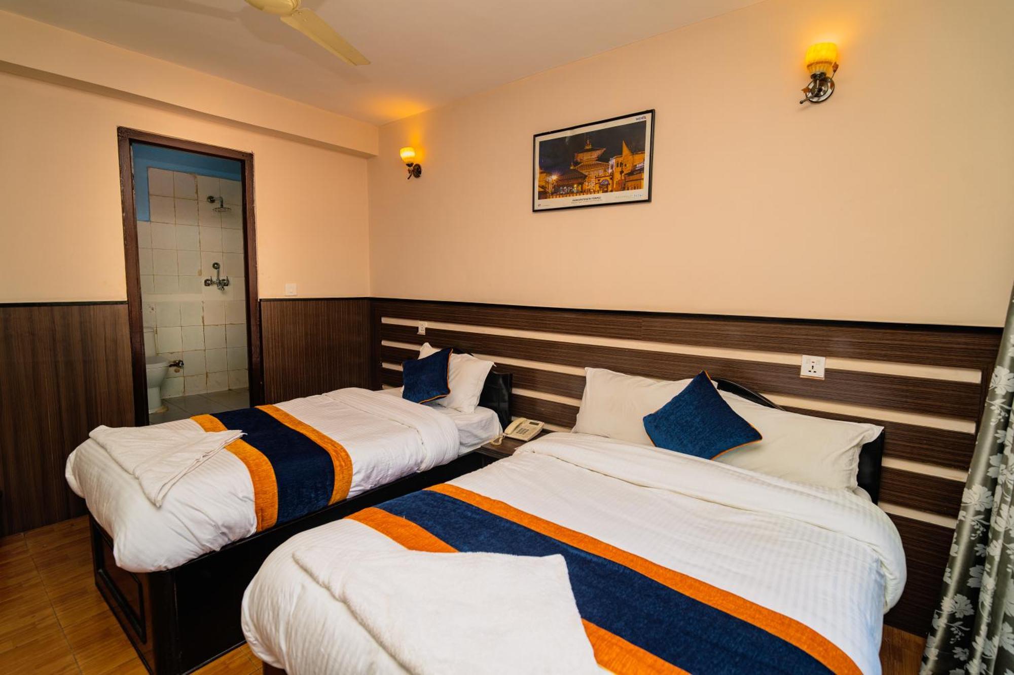 Karma Travellers Home Катманду Екстер'єр фото