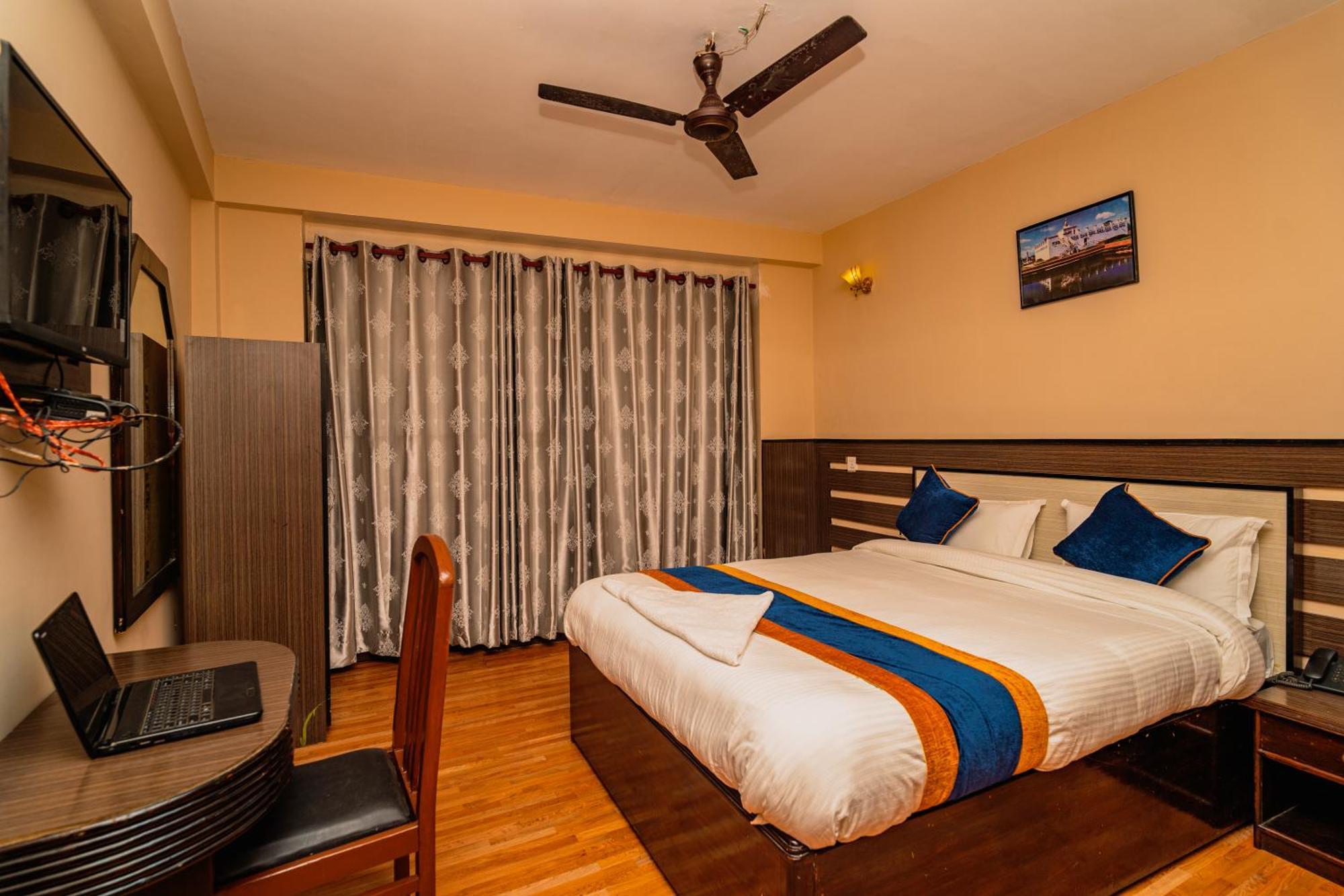 Karma Travellers Home Катманду Екстер'єр фото