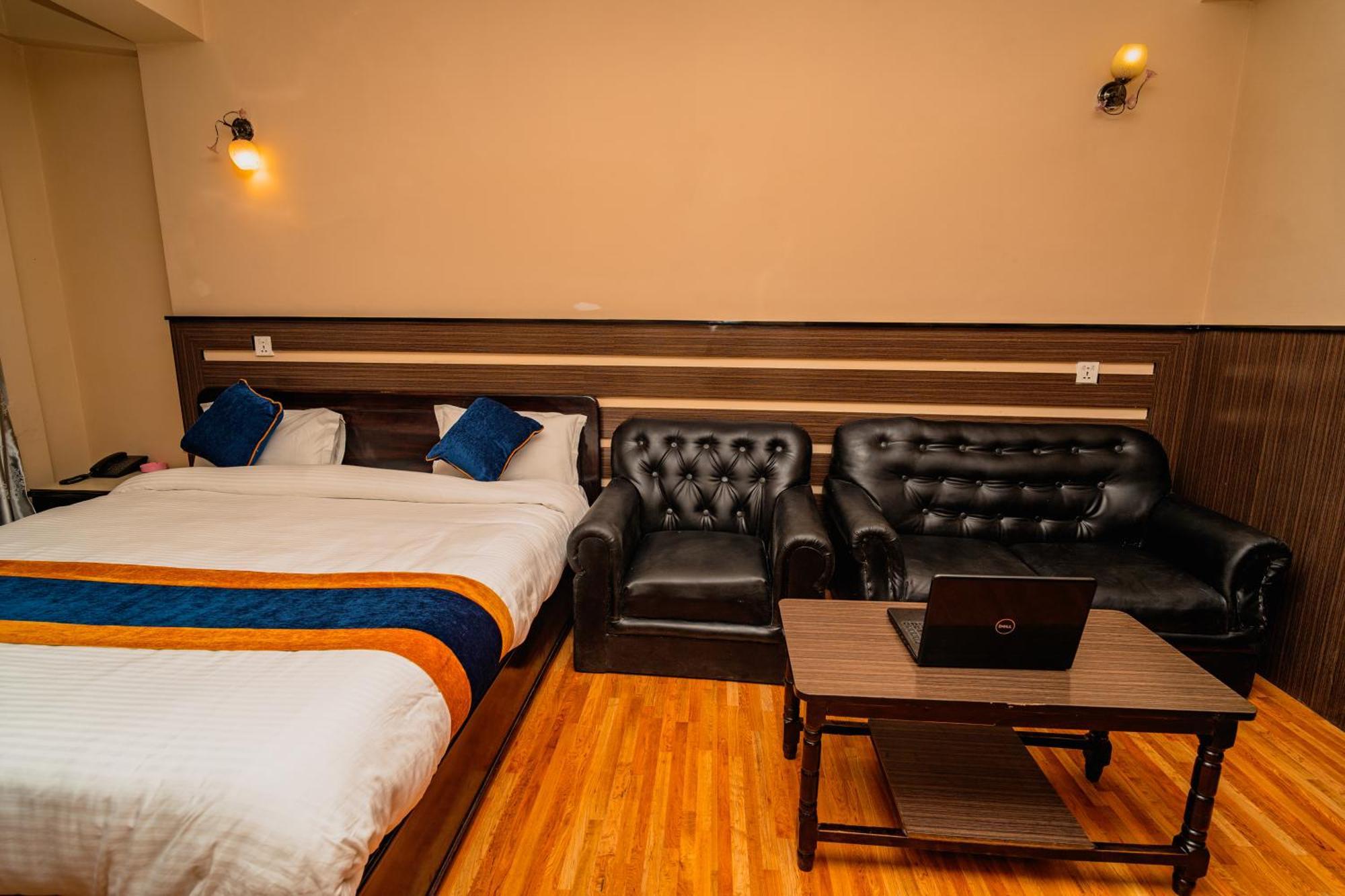 Karma Travellers Home Катманду Екстер'єр фото