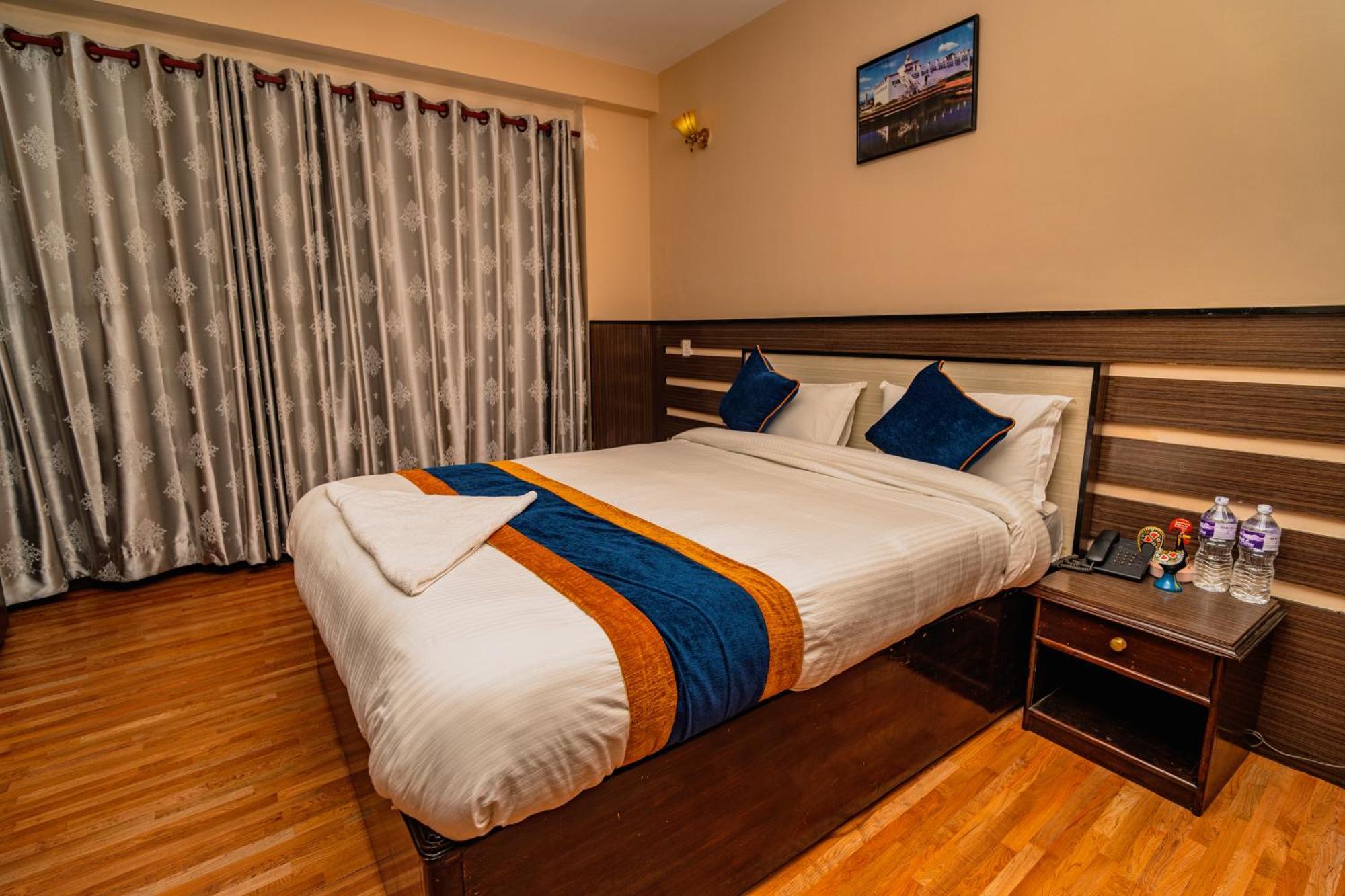 Karma Travellers Home Катманду Екстер'єр фото