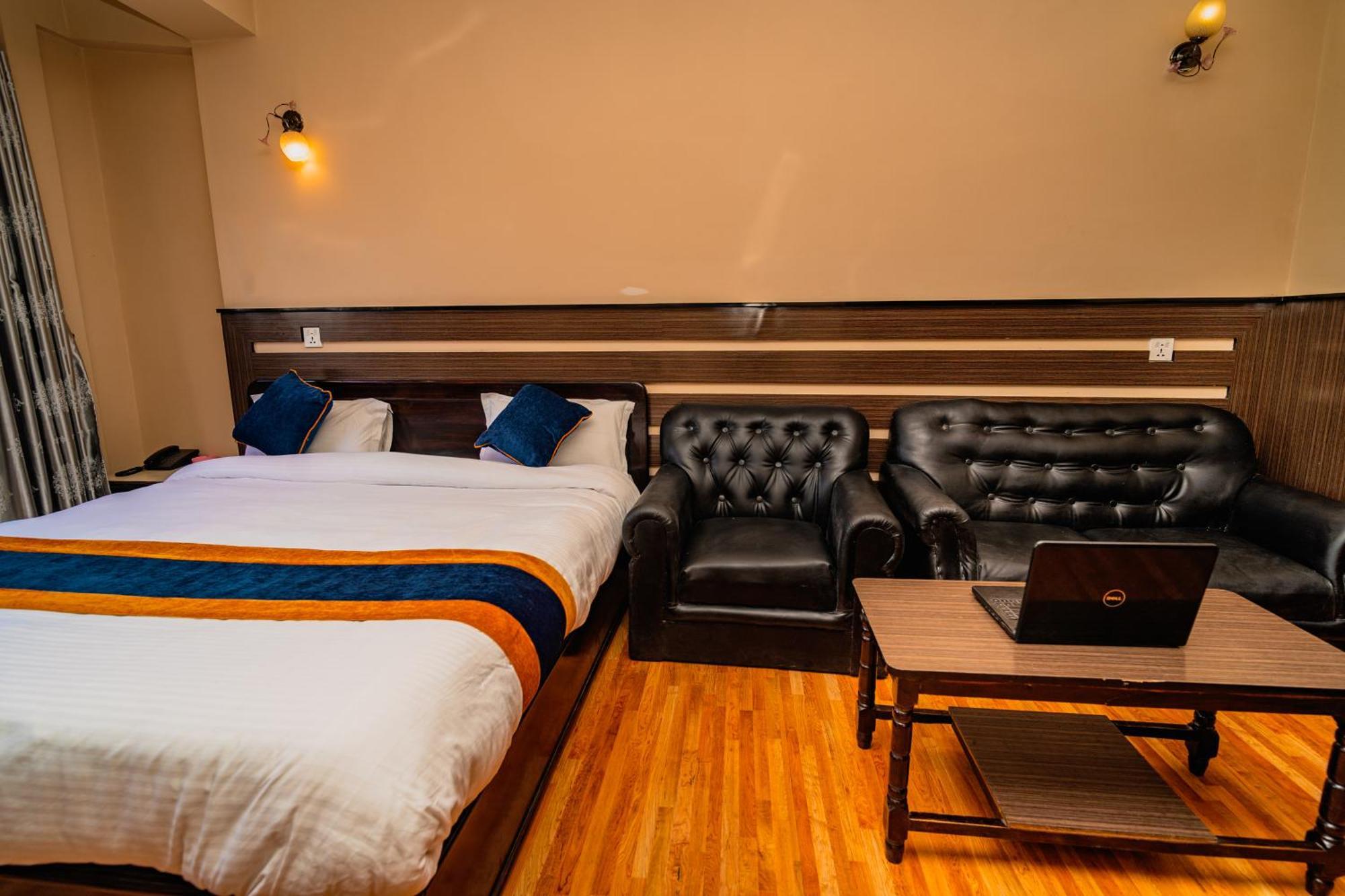 Karma Travellers Home Катманду Екстер'єр фото