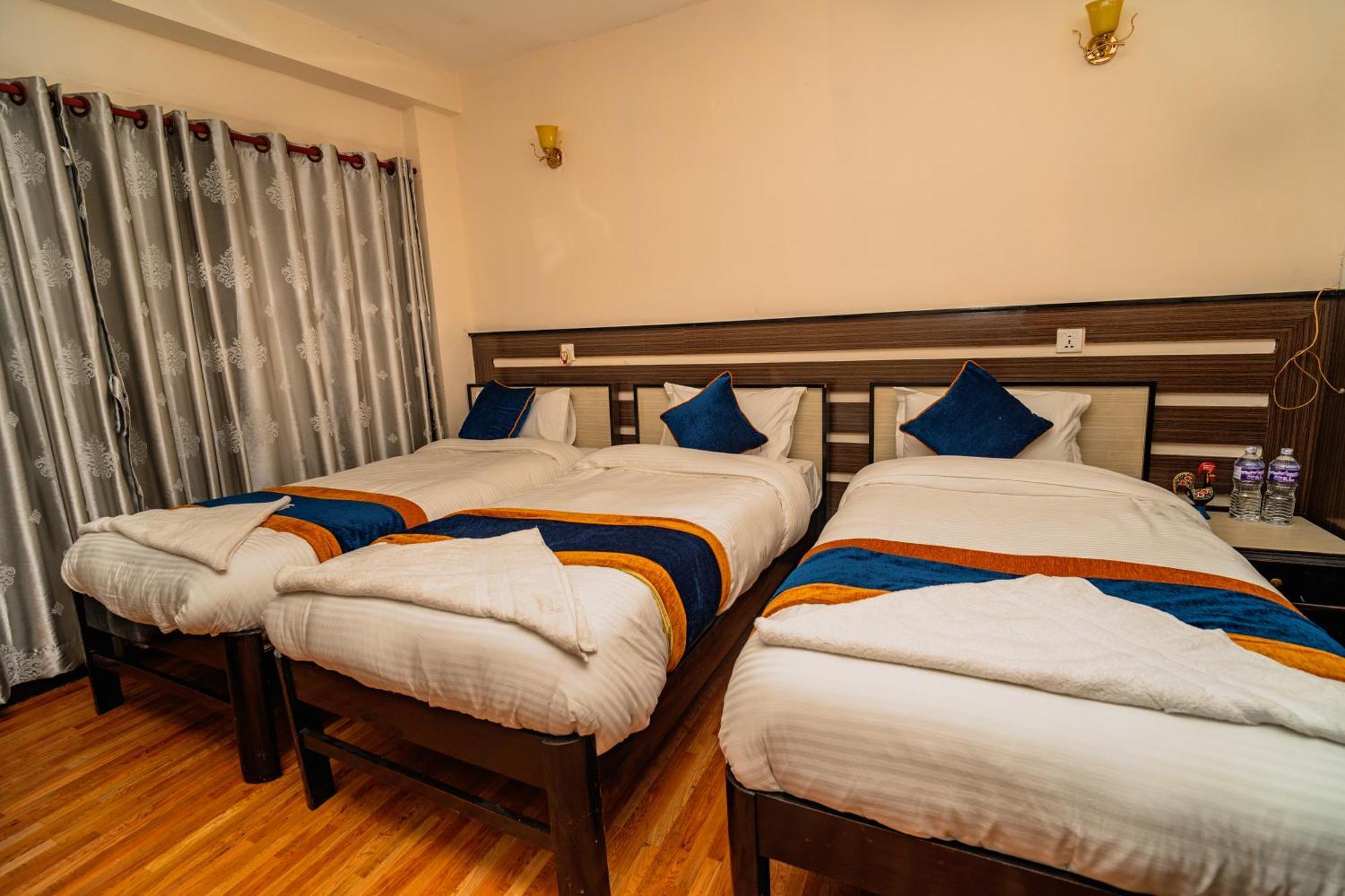 Karma Travellers Home Катманду Екстер'єр фото