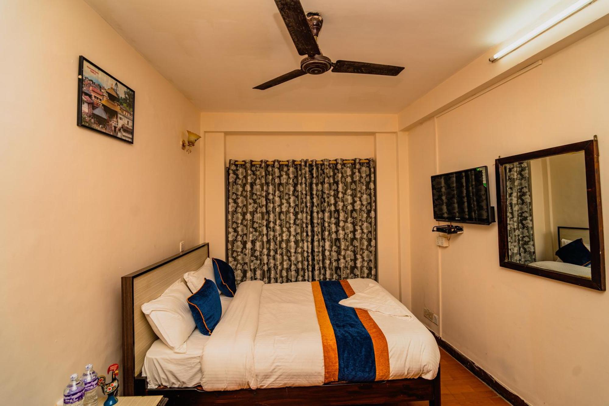 Karma Travellers Home Катманду Екстер'єр фото