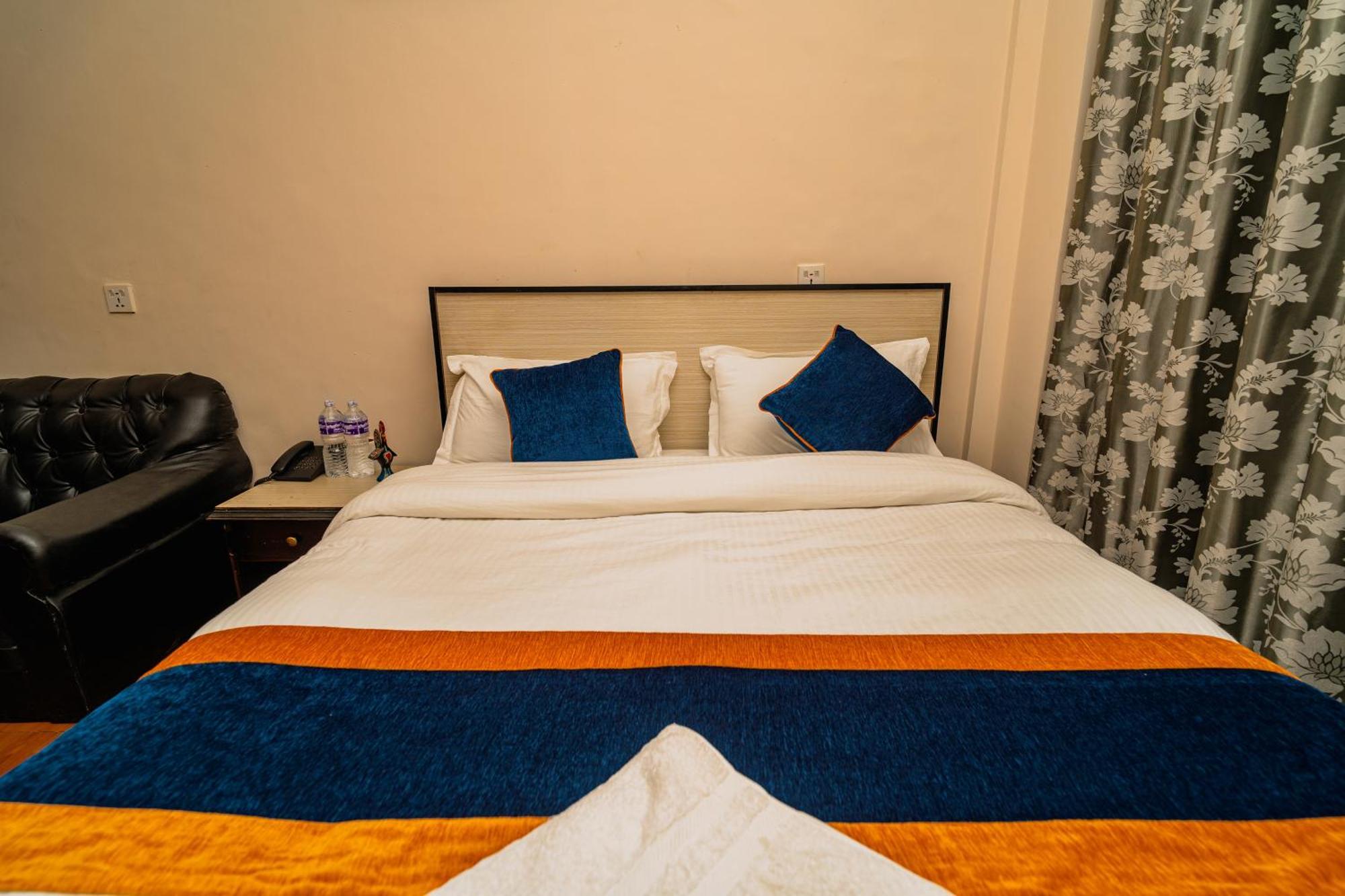 Karma Travellers Home Катманду Екстер'єр фото